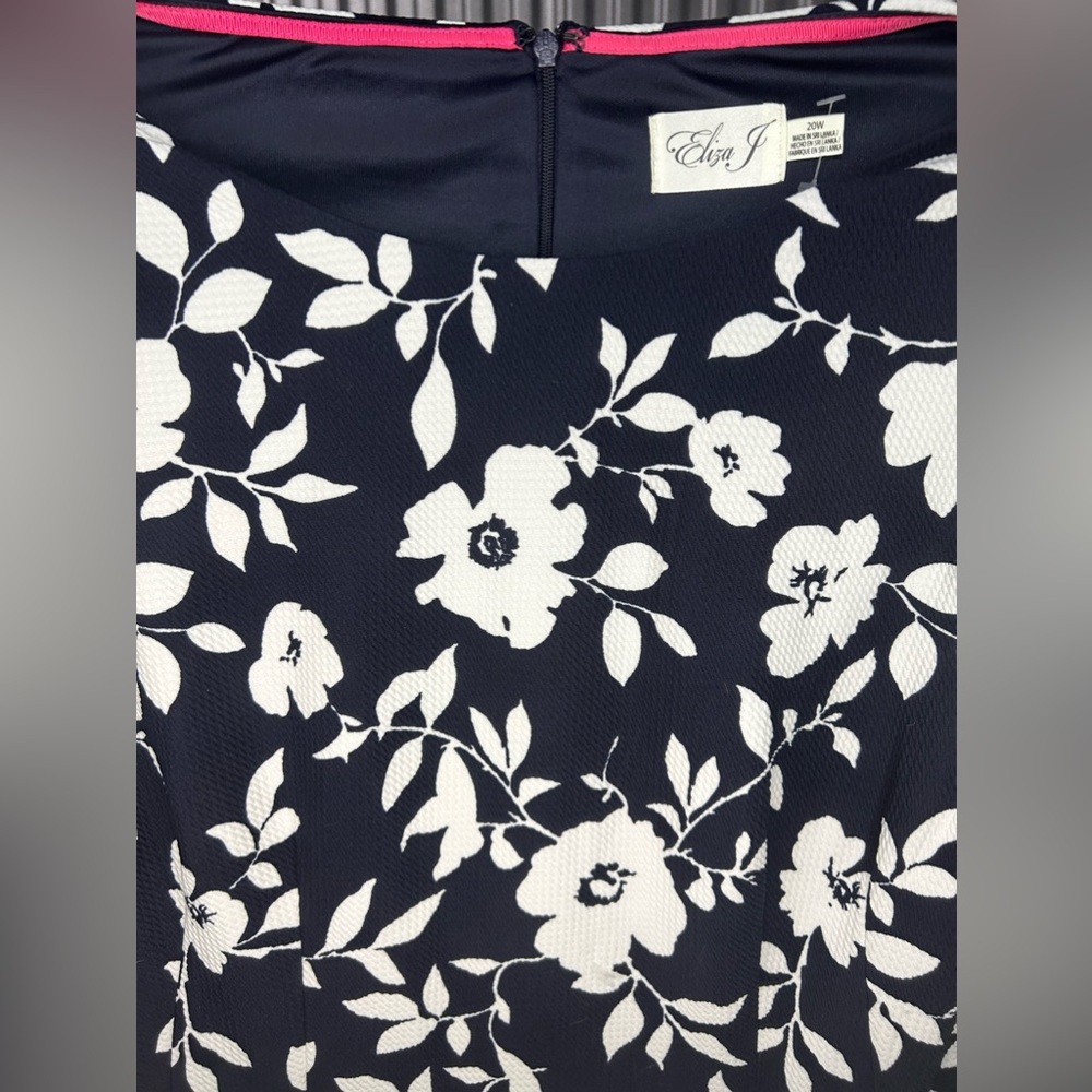 Women’s Eliza J BNWT Blue White Floral Midi Polyester Elastane Dress Size 20W - Picture 3 of 5